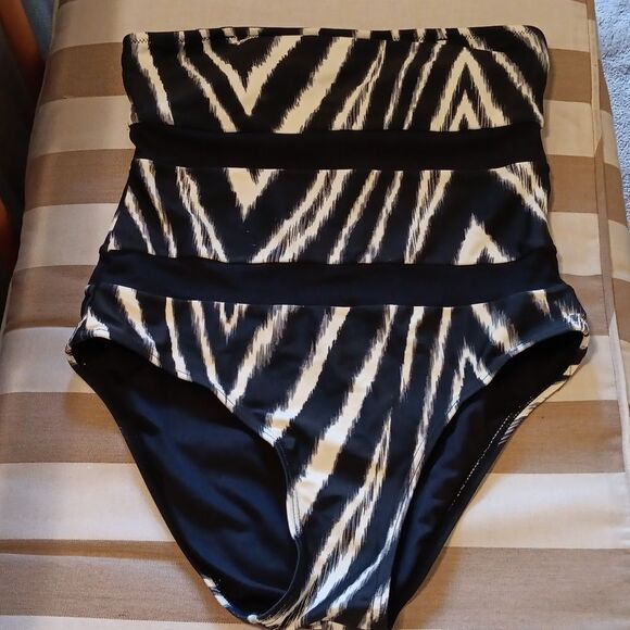 DKNY Black Nylon Spandex One Piece Swimsuit. Strapless. Illusion. - Picture 2 of 12